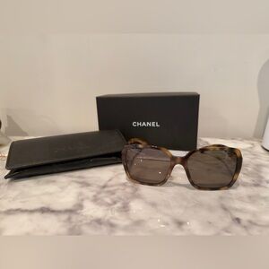 CHANEL Tortoise Shell Square Polarized Sunglasses